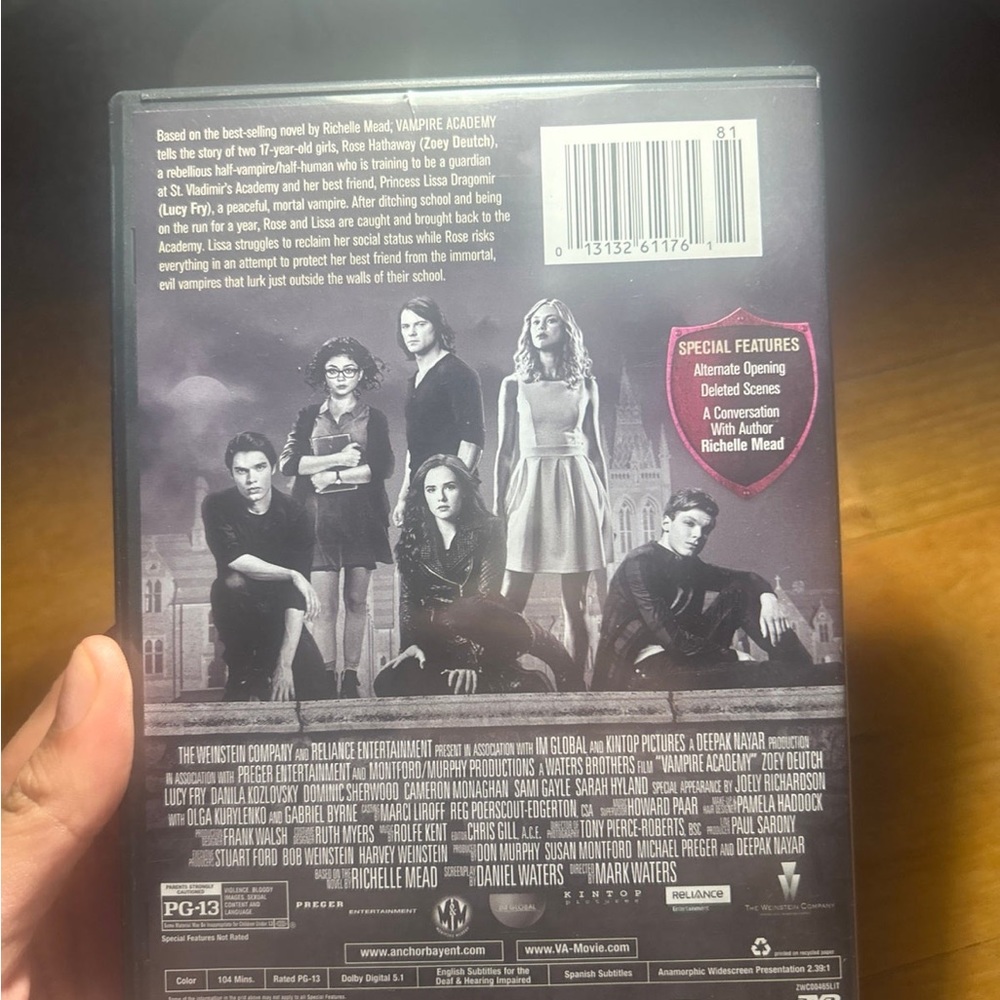 Vampire Academy DVD - Picture 4 of 4